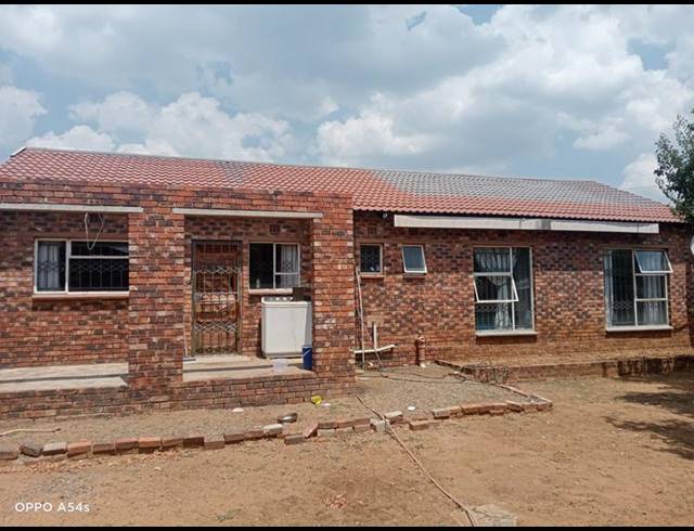 3 BEDROOM HOUSE FOR SALE IN SASOLBURG EXT 12